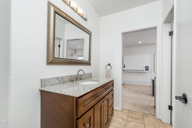1850 Midvale Avenue, Los Angeles CA: https://media.crmls.org/mediaz/8a5982c1-5b12-4041-8aaf-16793f702356.jpg