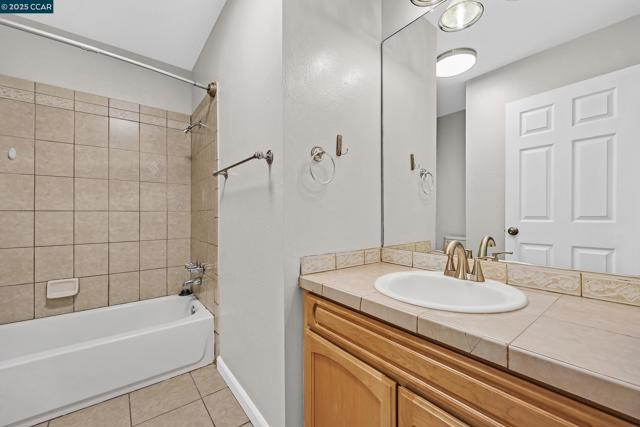 4045 Sacramento St, Concord CA: https://media.crmls.org/mediaz/8a59b57a-a2e0-4b7b-b164-1cfa1e388447.jpg