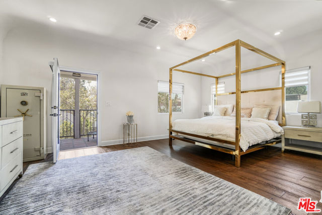 1042 S Stanley Avenue, Los Angeles CA: https://media.crmls.org/mediaz/8a5a774c-9042-4462-9592-531532eb7b5e.jpg