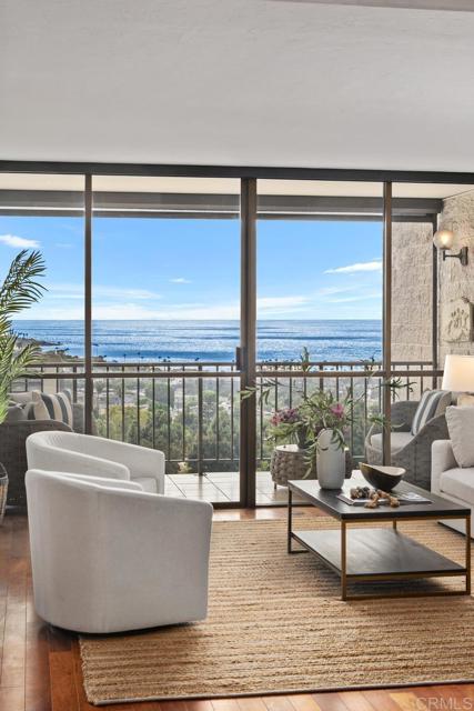 2500 Torrey Pines Rd, La Jolla CA: https://media.crmls.org/mediaz/8a5ad1b2-1107-4794-8ead-52aaedbce6fa.jpg