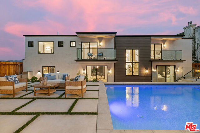 5221 Campo Road, Woodland Hills CA: https://media.crmls.org/mediaz/8a5ad667-6d31-4dfc-8539-0746cf05bb4a.jpg
