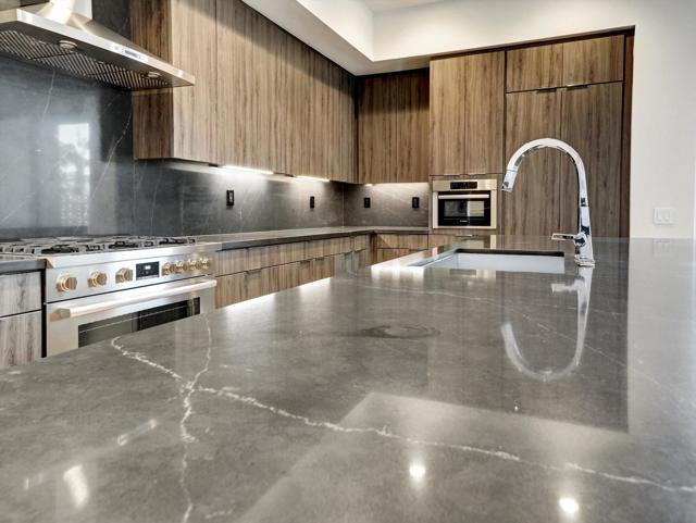 766 Obsidian Loop E E Loop, Palm Springs CA: https://media.crmls.org/mediaz/8a5ae7c7-0e3c-47a6-9220-d91eb9f3265c.jpg