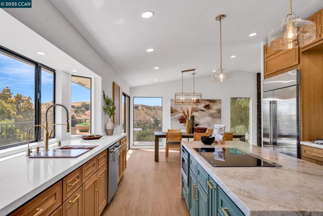 5505 Old School Rd, Pleasanton CA: https://media.crmls.org/mediaz/8a5aec8f-d292-452a-8d86-870de9f66434.jpg