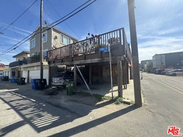 9 19th Avenue photo 5
