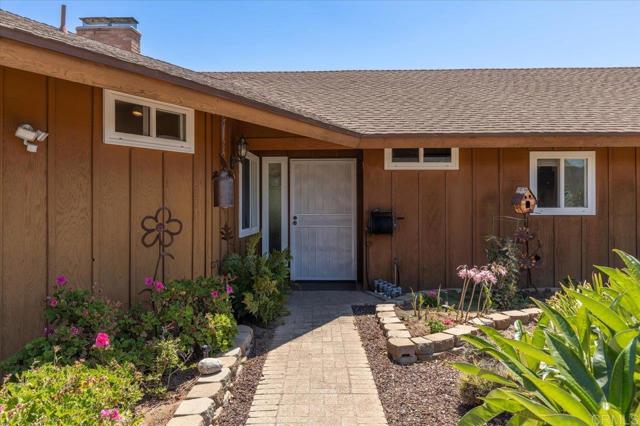 Detail Gallery Image 13 of 60 For 945 El Paseo, Vista,  CA 92084 - 4 Beds | 3 Baths