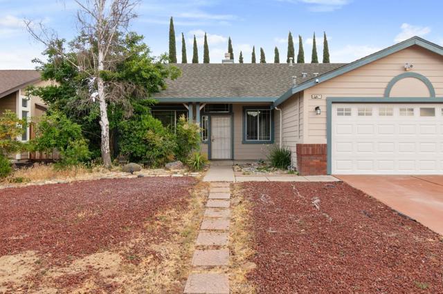 110 Walnut Meadows Court, Oakley CA: https://media.crmls.org/mediaz/8a5b3a03-3e05-4864-a78e-492099599663.jpg
