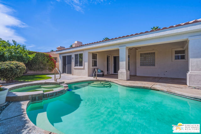 Image 33 of 39 For 2 Brentwood Way