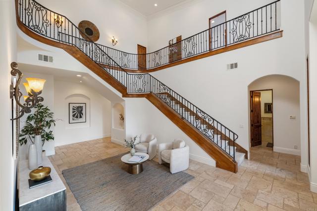 Detail Gallery Image 5 of 38 For 5560 Meadows Del Mar, San Diego,  CA 92130 - 6 Beds | 6/1 Baths