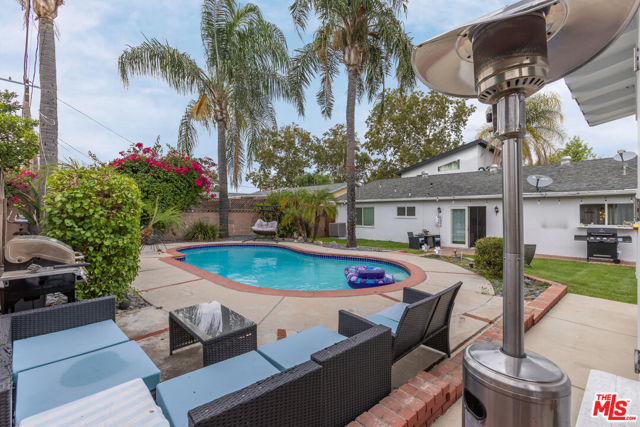 23320 Bassett Street, West Hills CA: https://media.crmls.org/mediaz/8a5bd9d5-fe66-44a4-bfef-de394d76203f.jpg