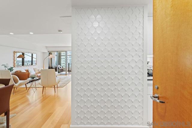 645 Front, San Diego CA: https://media.crmls.org/mediaz/8a5cbfa2-255d-4d70-a751-c128ffc7b593.jpg