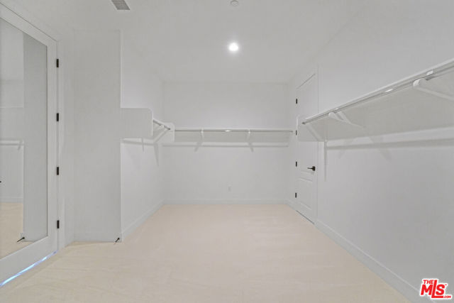 11848 N Hillsborough Lane, Porter Ranch CA: https://media.crmls.org/mediaz/8a5d9f1c-c99c-4534-9b52-043755e2d7bb.jpg