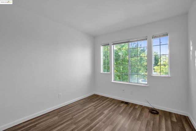 5014 Prairie Way, Antioch CA: https://media.crmls.org/mediaz/8a5da565-7ea4-4d50-80f5-f01f597eb468.jpg