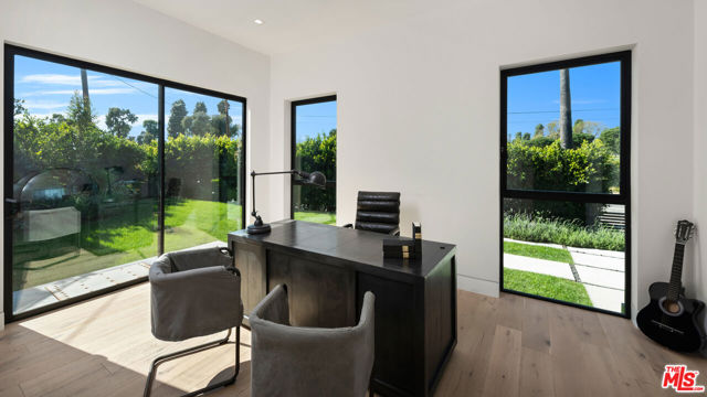12720 Montana Avenue, Los Angeles CA: https://media.crmls.org/mediaz/8a5e1bc8-8c1d-4eef-9ac8-a689084cc413.jpg