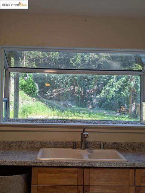 2950 Bear Canyon RD, Los Gatos CA: https://media.crmls.org/mediaz/8a5f3415-b7ab-4a57-ba4a-a682905ab479.jpg