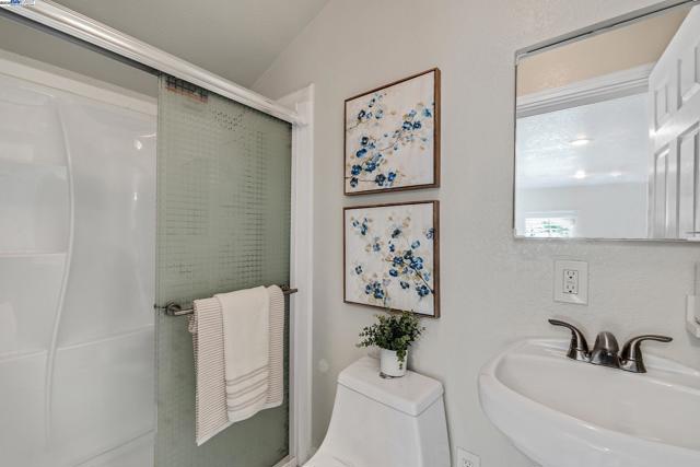 4955 Swindon Pl, Newark CA: https://media.crmls.org/mediaz/8a60059a-d963-4c42-b637-264c161d35bb.jpg