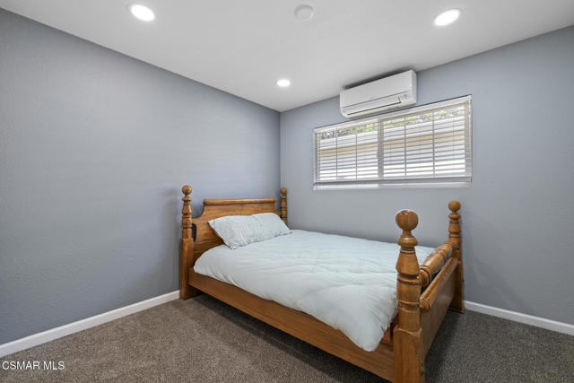 789 Glen Oaks Road, Thousand Oaks CA: https://media.crmls.org/mediaz/8a603940-47c3-4f12-88ea-d35e6755b9fe.jpg