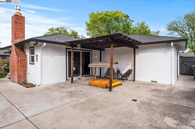 3231 Esperanza Dr, Concord CA: https://media.crmls.org/mediaz/8a60612f-2088-4a72-9015-4dabd2c34c4b.jpg