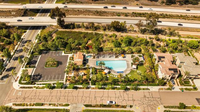 6749 Solterra Vista Pkwy, San Diego CA: https://media.crmls.org/mediaz/8a60a1ac-a14d-46aa-ba18-dc336c1fb2c8.jpg