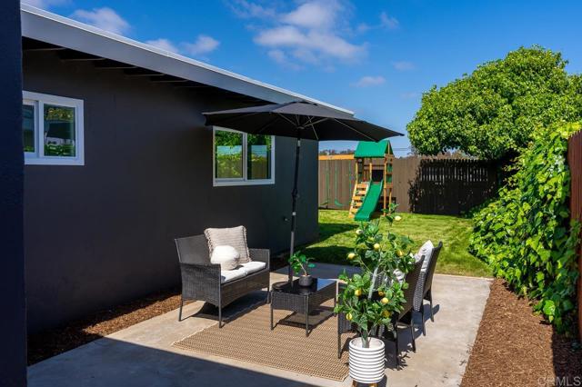 2263 Finch Lane, San Diego CA: https://media.crmls.org/mediaz/8a6149d1-bad5-4dd8-b4e2-606358fae4b9.jpg