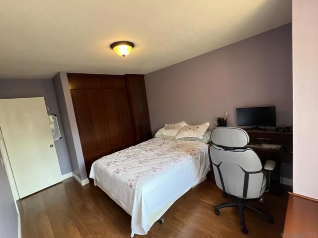 2377 Congressional Drive, El Cajon CA: https://media.crmls.org/mediaz/8a615b6d-253b-4c2c-8374-6308d844242c.jpg