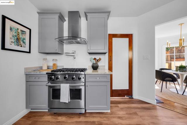 5605 Picardy Dr, Oakland CA: https://media.crmls.org/mediaz/8a6175c3-0c3d-49f7-a6ed-8e053cf9763c.jpg