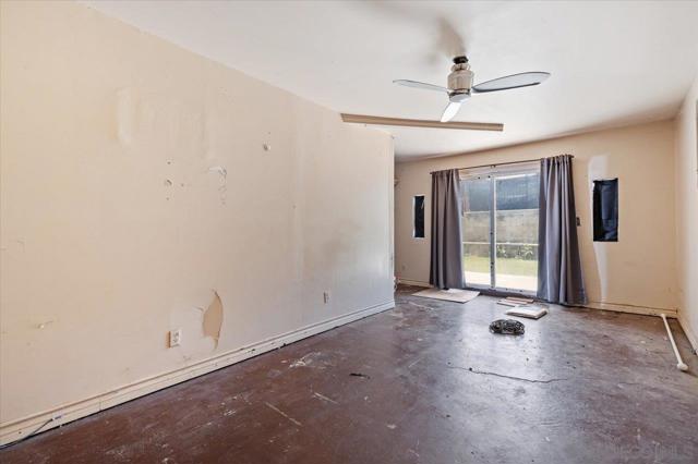 753 La Presa Ave, Spring Valley CA: https://media.crmls.org/mediaz/8a61db79-2b82-47bc-afae-eaf629f9fb7d.jpg