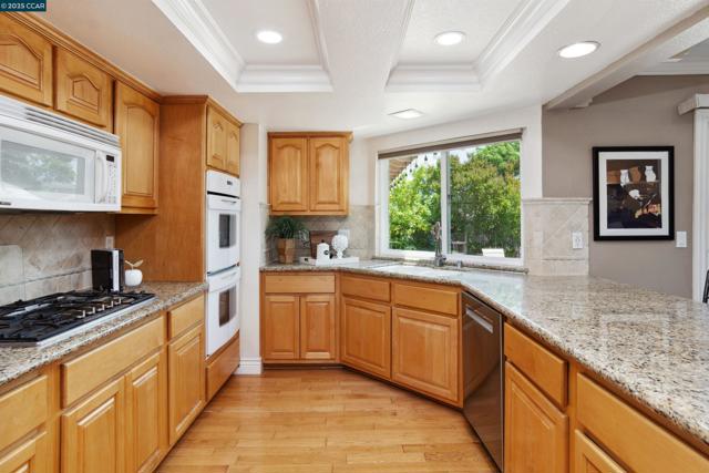 3509 Gulfstream Street, Pleasanton CA: https://media.crmls.org/mediaz/8a622bfd-bf54-4a0f-b234-26cb900ab344.jpg