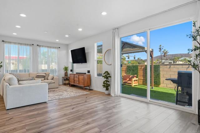 Detail Gallery Image 5 of 37 For 2607 Nanza, Spring Valley,  CA 91977 - 3 Beds | 2/1 Baths