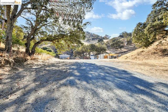 Image 43 of 51 For 16800 Marsh Creek Rd