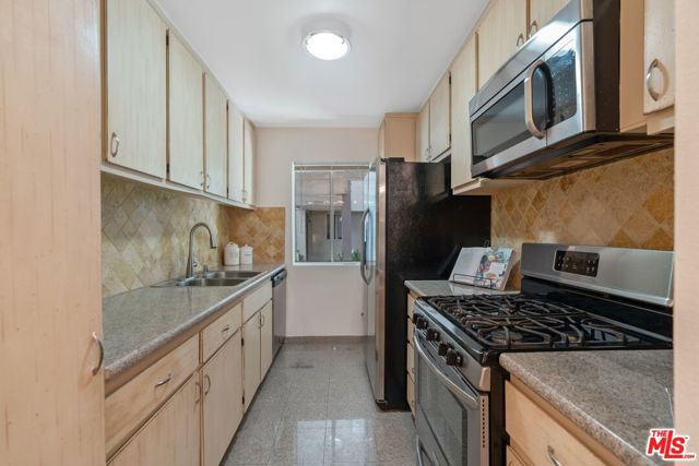 20134 Leadwell Street, 159 photo 7
