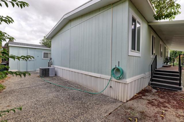 56 Creekside Drive, Morgan Hill CA: https://media.crmls.org/mediaz/8a6338f8-4028-4831-8de4-013b03bc185c.jpg