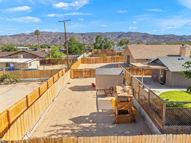 5343 Encelia Drive, 29 Palms CA: https://media.crmls.org/mediaz/8a634eab-2161-411d-a1af-466337b81ef8.jpg