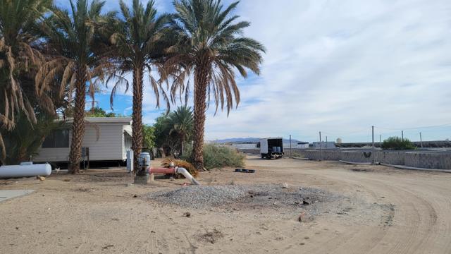 96400 70th Avenue, Thermal CA: https://media.crmls.org/mediaz/8a63a16e-2b9d-4444-b5ae-4de808090fbf.jpg