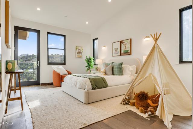 Detail Gallery Image 7 of 69 For 12480 Viewcrest Rd, Los Angeles,  CA 91604 - 5 Beds | 7 Baths