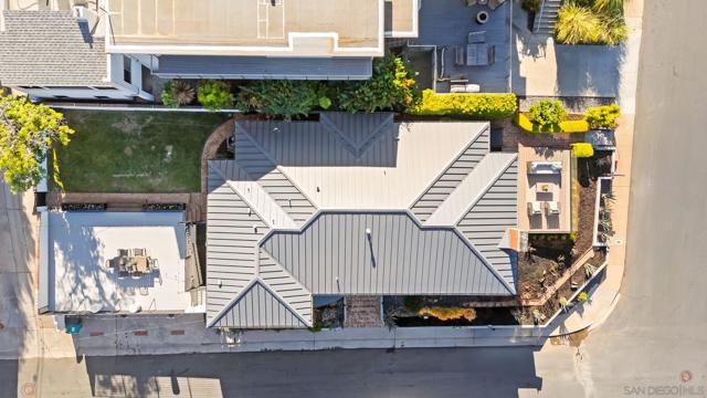3301 Trumbull St, San Diego CA: https://media.crmls.org/mediaz/8a63ec47-bfd6-4759-b2dc-fafc58a01485.jpg