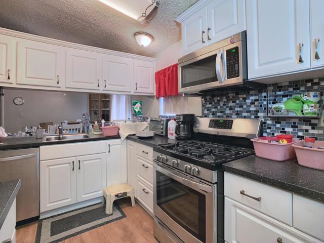 Home for Sale in Lakeside