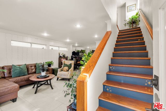 10249 Tujunga Canyon Boulevard, Tujunga CA: https://media.crmls.org/mediaz/8a64b3d8-0dc4-4aa5-b707-f37fc8d98157.jpg