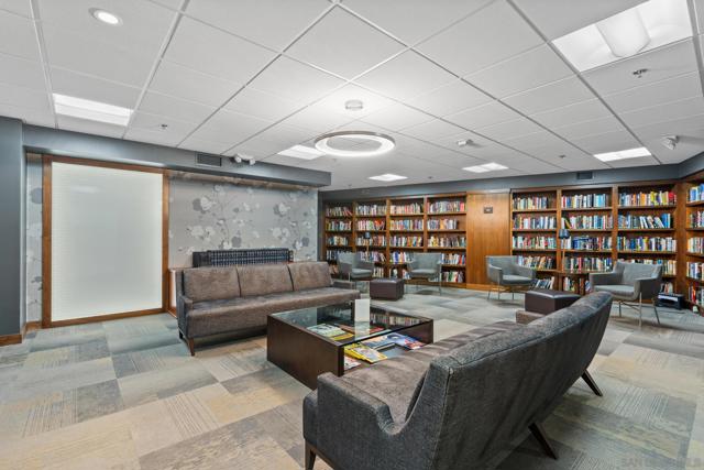 100 Harbor Dr, San Diego CA: https://media.crmls.org/mediaz/8a64c1fc-6f1d-4ed9-a997-65422fbc0ce6.jpg