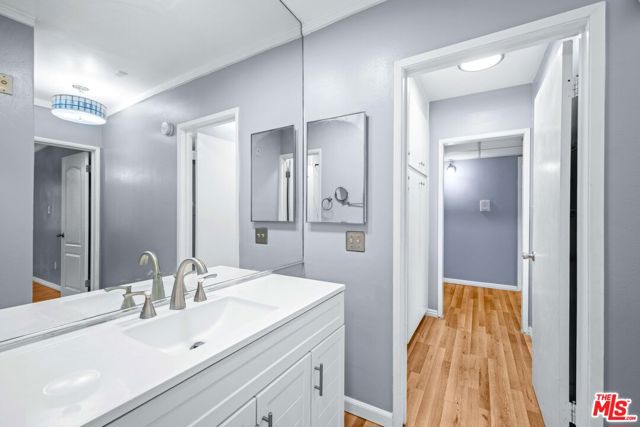 12801 Moorpark Street, Studio City CA: https://media.crmls.org/mediaz/8a64e36d-e778-42c4-94ae-defe8e7b690d.jpg