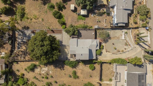 8545 Gardena Rd, Lakeside CA: https://media.crmls.org/mediaz/8a64f336-00fd-4f80-8b8f-b0e4a55938d8.jpg