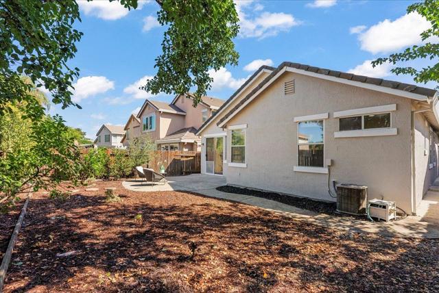 45 Diggins Drive, Folsom CA: https://media.crmls.org/mediaz/8a652faa-4de3-485e-82b2-4f7addeff2dc.jpg