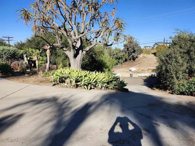 238 Lilac Dr., El Cajon CA: https://media.crmls.org/mediaz/8a65f93c-2277-47fb-a58f-9c6d78cad906.jpg