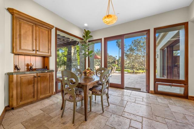 271 Ocean View Ave, Del Mar CA: https://media.crmls.org/mediaz/8a667591-130e-4fa6-af7f-4d6671172535.jpg