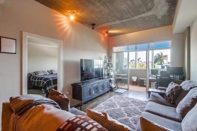 3740 Park Boulevard, San Diego CA: https://media.crmls.org/mediaz/8a67533b-17ed-4562-a4a0-b29585ea107f.jpg