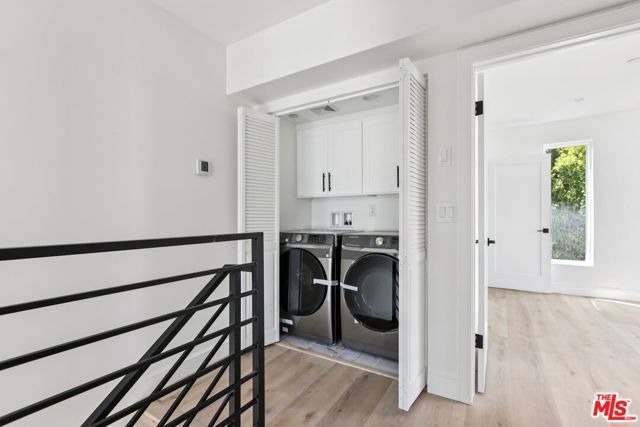 2111 1/2 Holly Drive, Los Angeles CA: https://media.crmls.org/mediaz/8a67c159-5d9c-408c-9204-f3b5e499f7b4.jpg