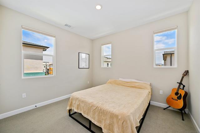 1855 Montage Ave, Chula Vista CA: https://media.crmls.org/mediaz/8a67c968-b877-42a2-8910-3b41a92defd3.jpg