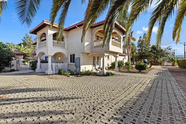 4224 Greenville Rd, Livermore CA: https://media.crmls.org/mediaz/8a68058e-3587-44e3-af87-30fc177a9c9e.jpg
