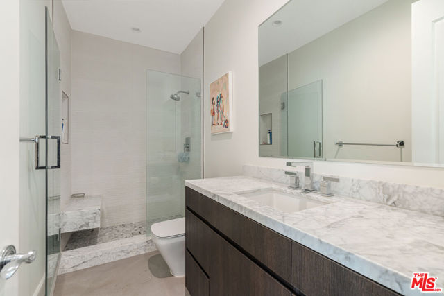 6 Bed Home for Sale in Calabasas, California