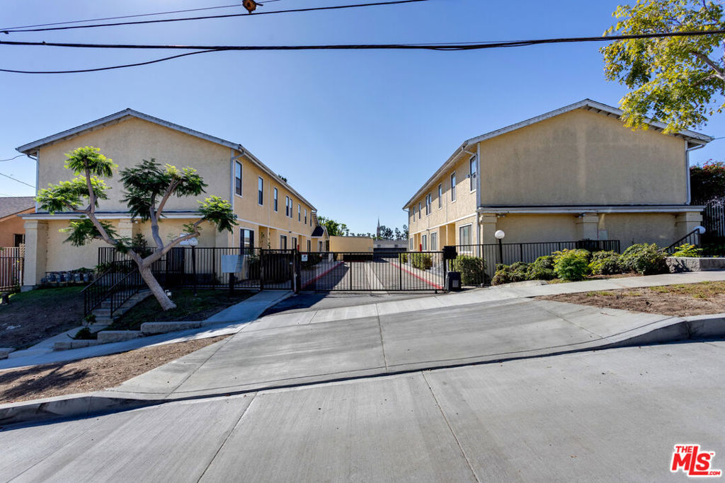 Multifamily at 578 Stepney Street