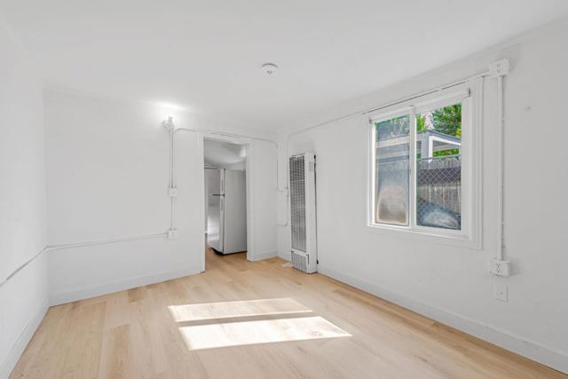 714 Tilton Avenue, San Mateo CA: https://media.crmls.org/mediaz/8a68836a-ee26-467d-a385-d6f471714970.jpg